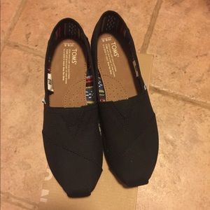 Black Canvas Toms